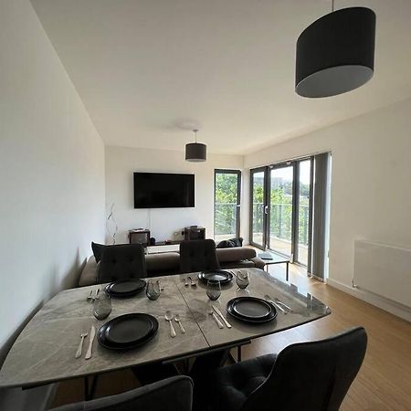 2 Bedroom Modern City Centre Bournemouth Apartment บอร์นมัธ ภายนอก รูปภาพ